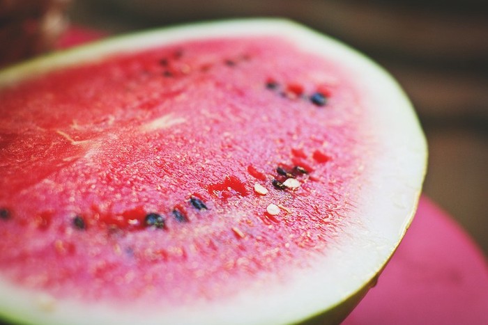 Кому нельзя есть арбузы — рассказал врач