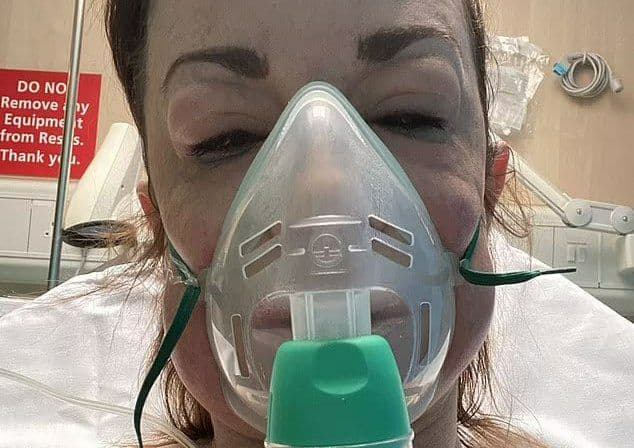 Женщина увеличила губы, чтобы поднять себе настроение, и сильно пострадала