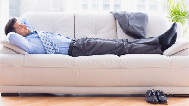 Эксперты рассказали, полезен ли дневной сон