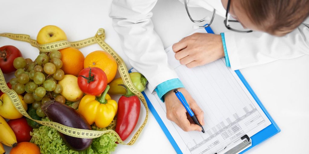 Диетолог рассказала о простом способе есть досыта и не толстеть