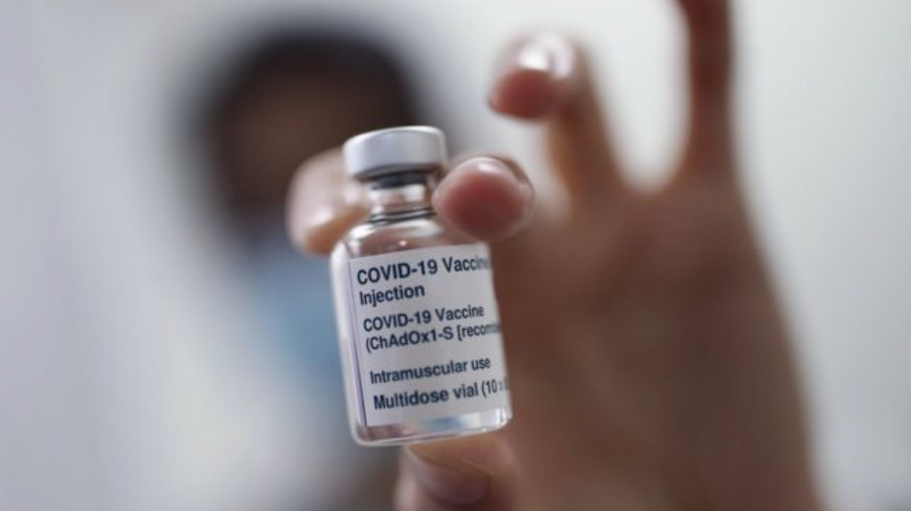 Врачи рассказали, при каком условии людям можно вакцинироваться перед Новым годом