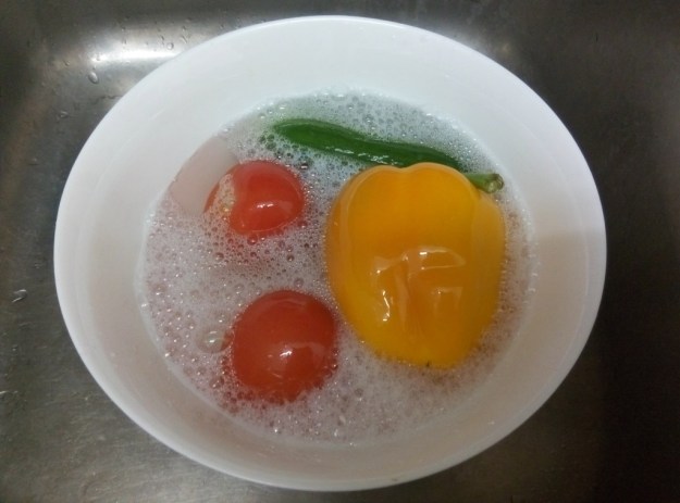 Узбекский терапевт рассказала, как мыть овощи и фрукты правильно