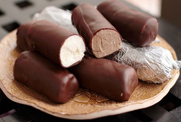 Какие параметры нужно учитывать при выборе глазированных сырков, чтобы продукт не оказался опасным?