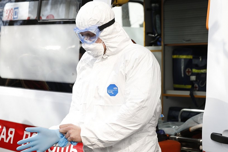 Специалист объяснил вспышку заболеваемости коронавирусом осенью