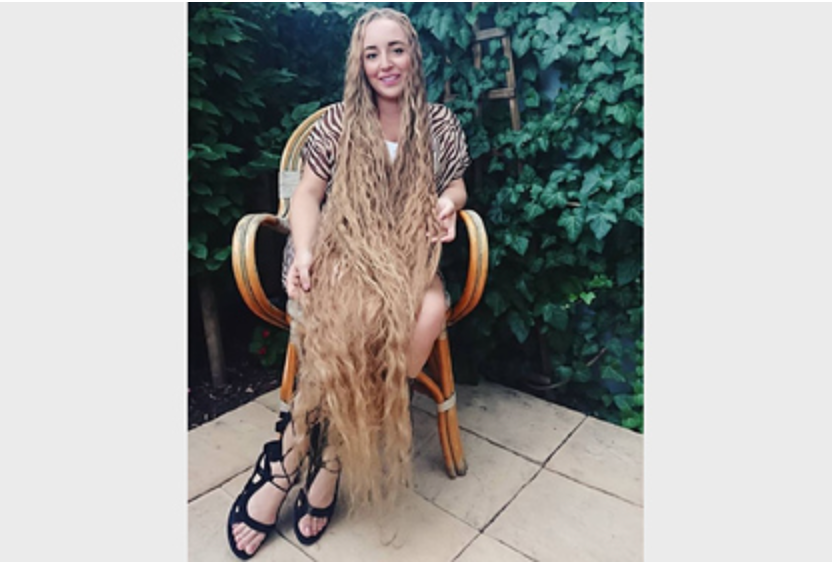 Женщина с волосами до пяток рассказала, о чем чаще всего ее просят мужчины