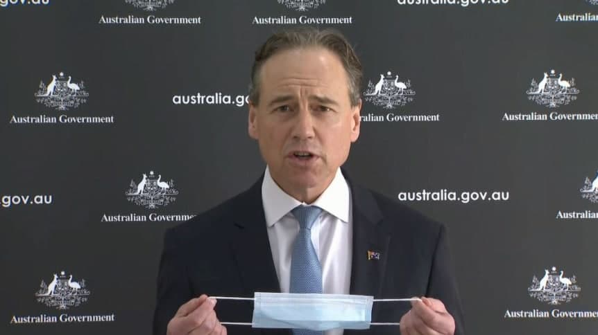 В Австралии министр попал в больницу с неизвестной инфекцией после прививки