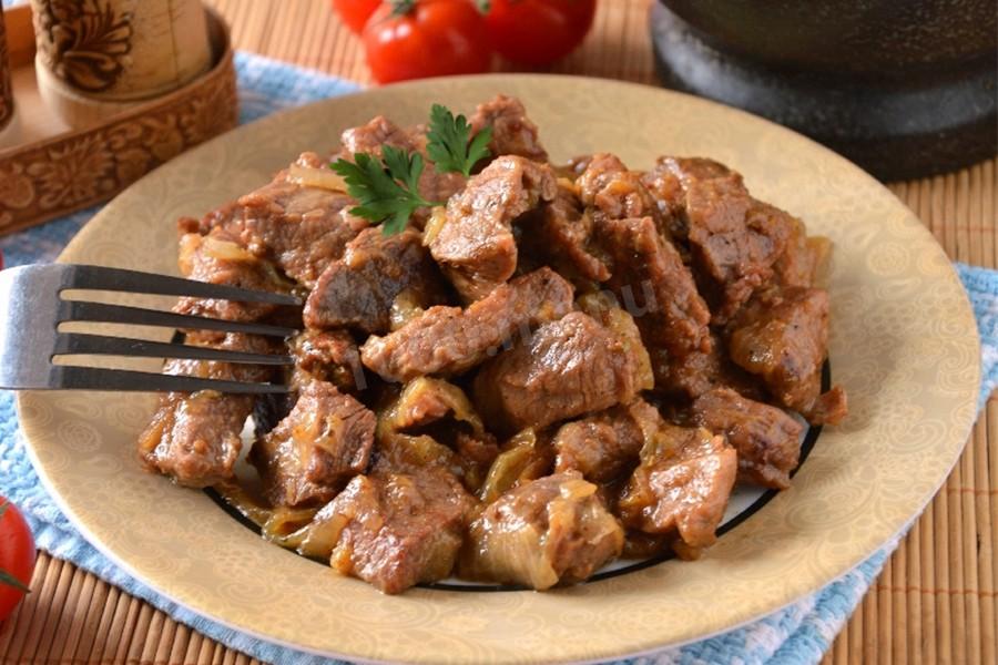 Диетолог раскрыла, чем может быть опасна телятина