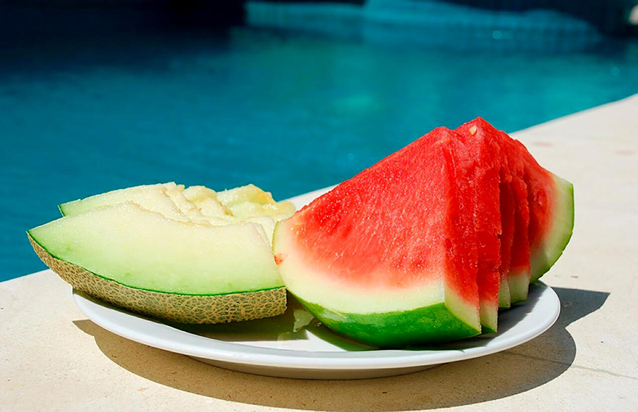 Диетолог рассказала об опасности корок дыни и арбуза
