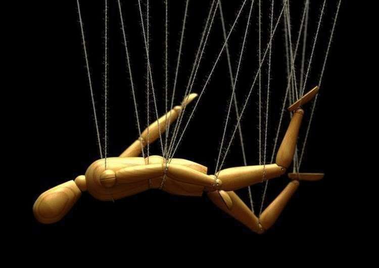 Приёмы, с помощью которых нарциссы, социопаты и психопаты манипулируют нами