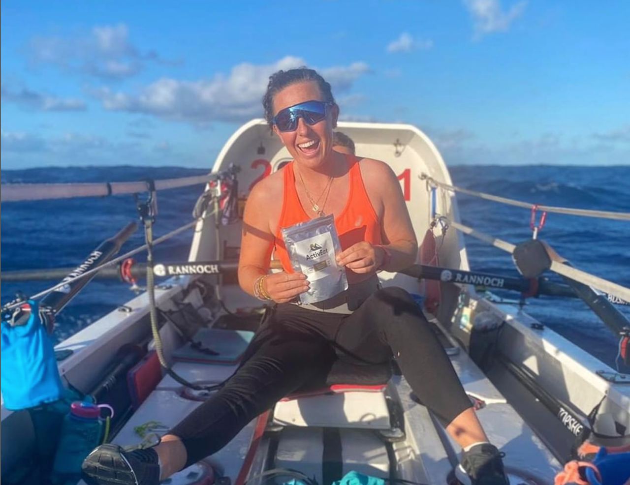 Неизлечимо больная женщина смогла переплыть Атлантический океан и поставила рекорд