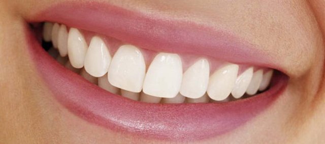 Какие продукты окрашивают зубы? 