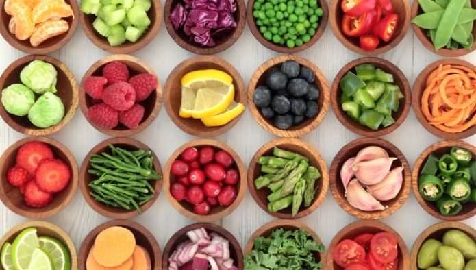 Инфекционист назвал продукты, которые нужно есть после контакта с зараженным коронавирусом человеком