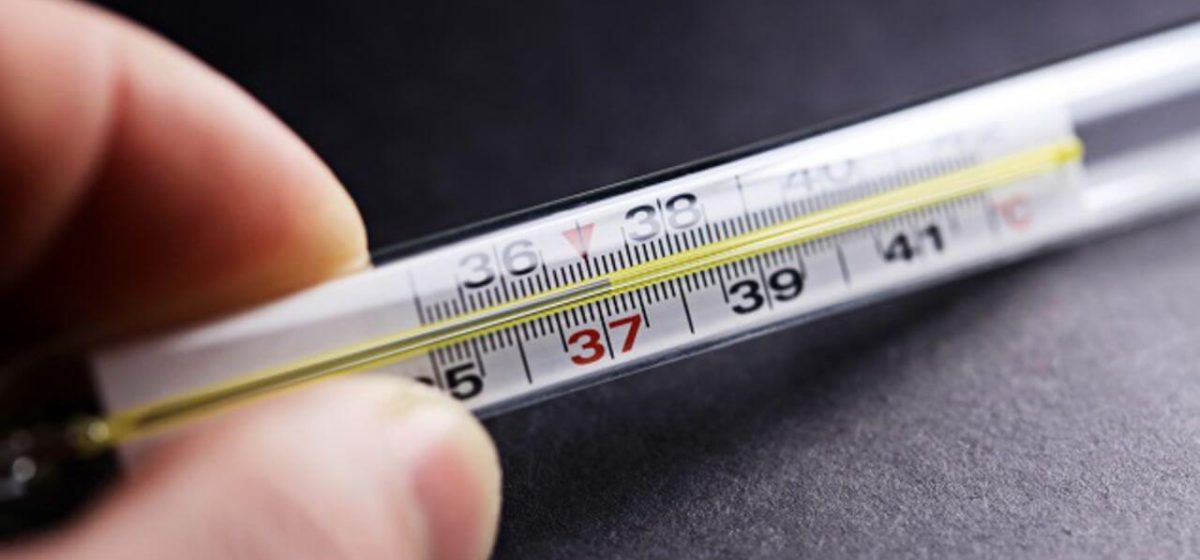 Врач объяснил, когда градусник показывает неточный результат