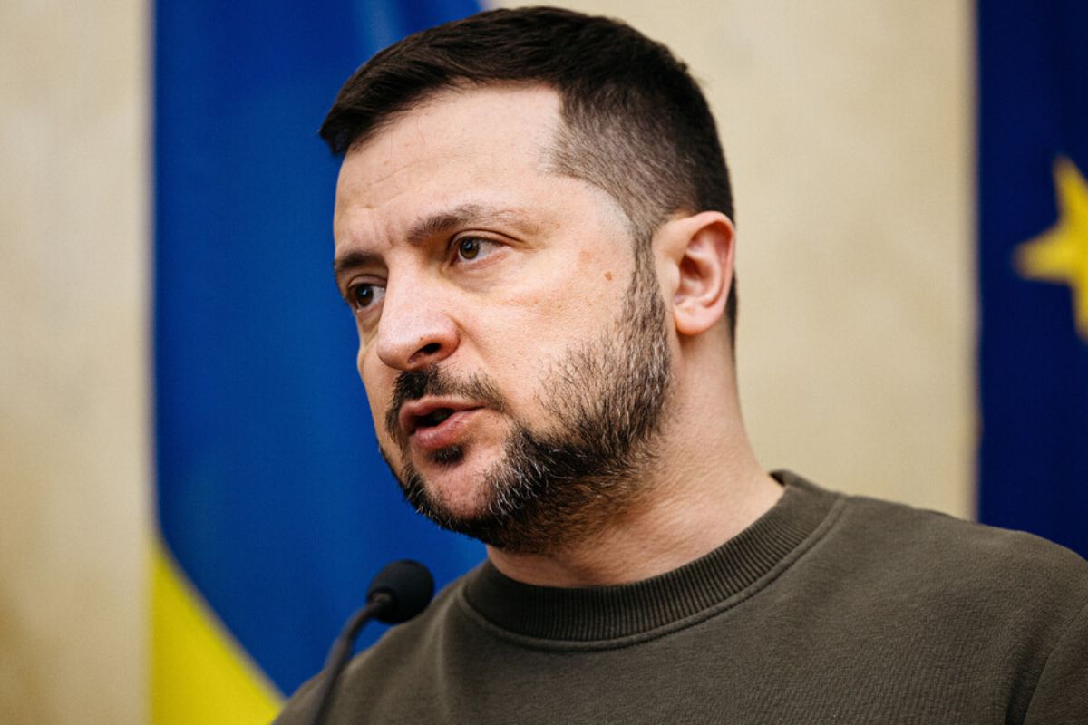 Зеленский объявил о введении режима тишины в ночь на 6 мая