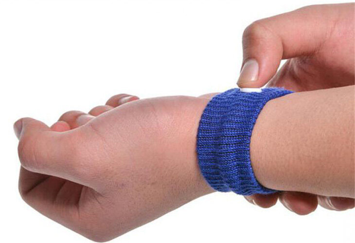 Невролог оценил браслеты от укачивания – работают ли они на самом деле?