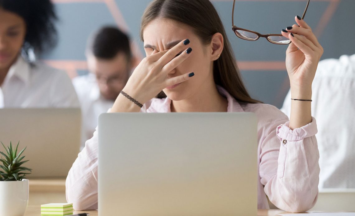 Как сохранить зрение при использовании гаджетов: ответ врачей