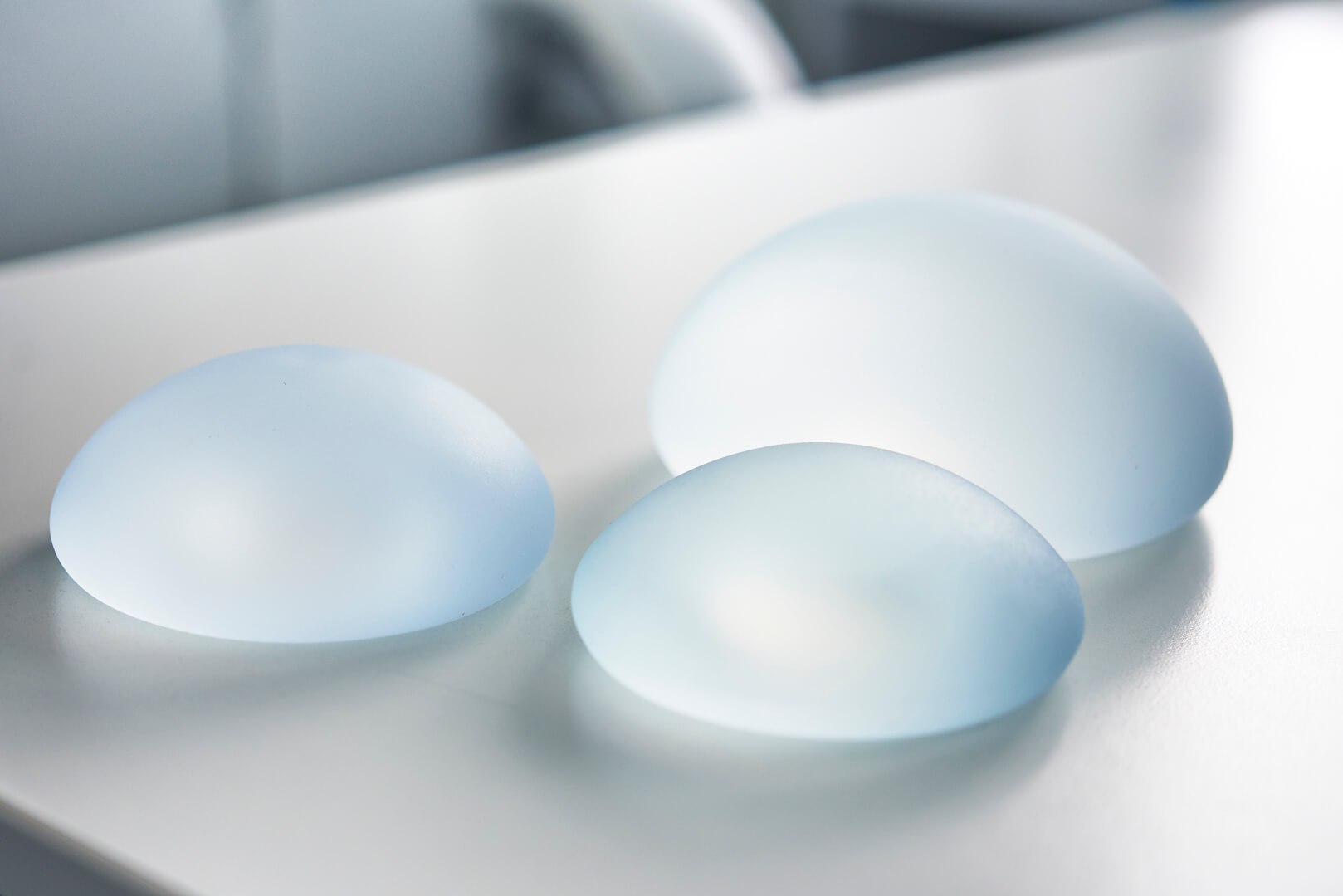 Выяснены подробности «болезни грудных имплантов»