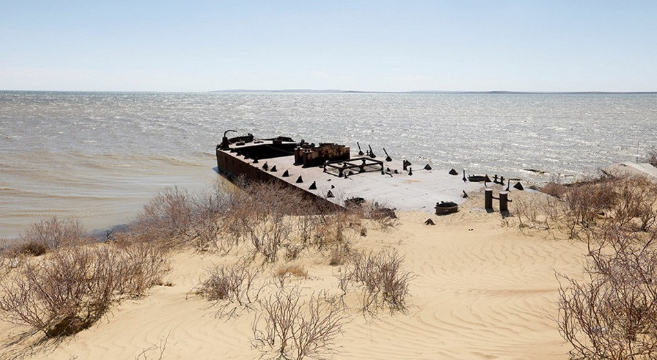 Узбекистан и Казахстан договорились спасать Арал 