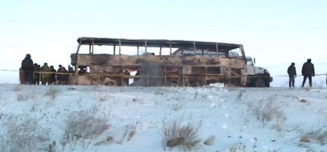 В Казахстане объяснили, почему оперативно не помогли узбекистанцам в горящем автобусе 