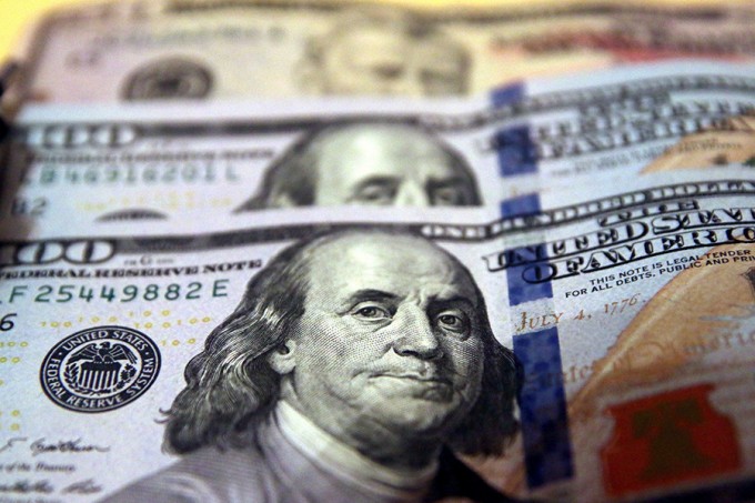 Названы сроки запуска в Узбекистане системы онлайн-обмена долларов