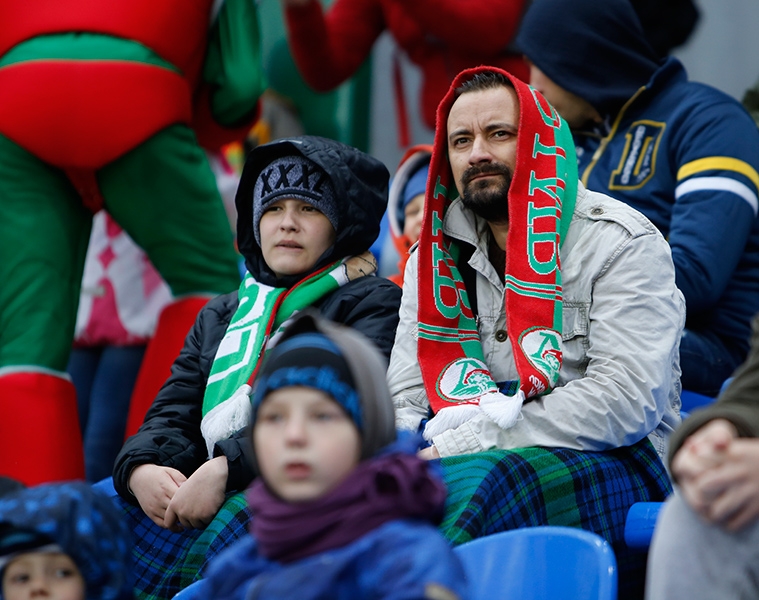 На стадионах Узбекистана задумали сделать семейные сектора 