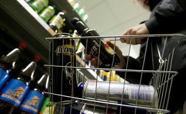 В Узбекистане задумались о запрете продажи энергетиков подросткам