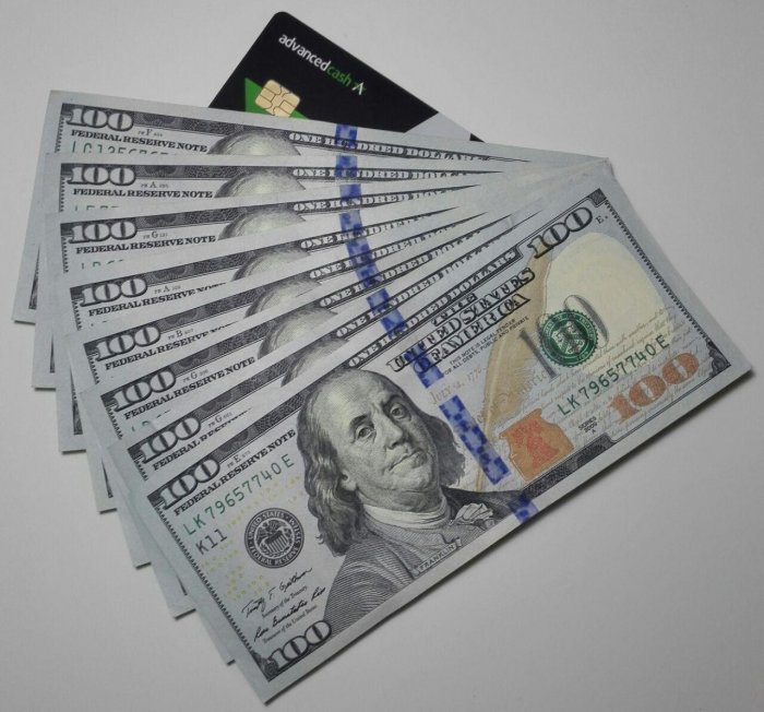 Под какой процент и на каких условиях банки Узбекистана предлагают обналичивать валюту? (таблица) 