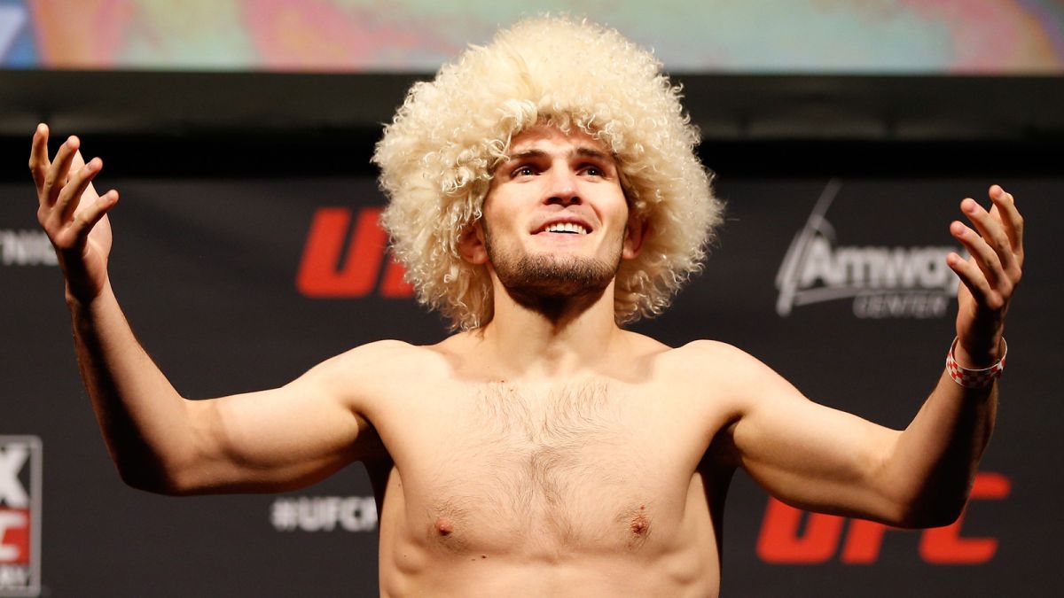 Нурмагомедов стал чемпионом UFC