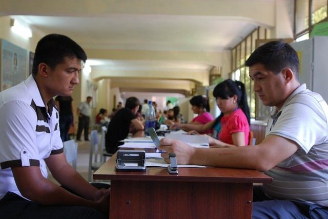 Узбекский депутат нашел способ снизить стоимость контрактов в ВУЗах