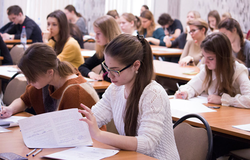 Депутат Узбекистана предложил изменить сроки обучения в школах