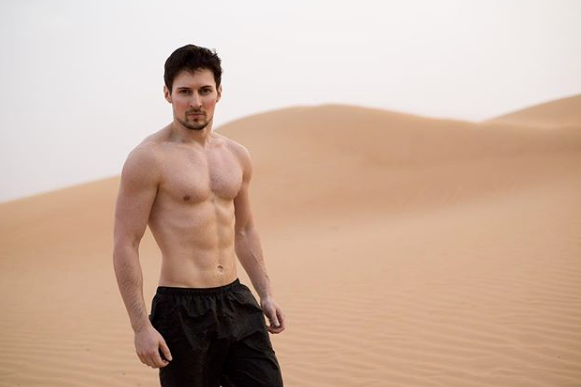 Дуров показал накаченное тело и прокомментировал блокировку Telegram