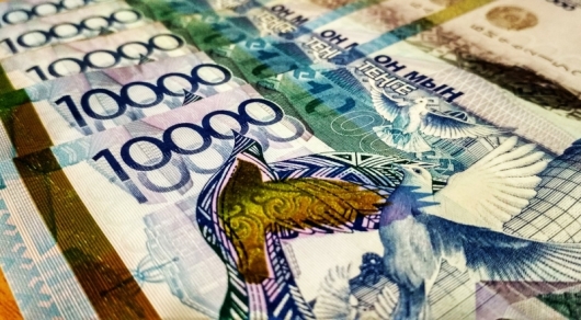 Стала известна сумма, которую узбекистанцы отправили из Казахстана за три месяца