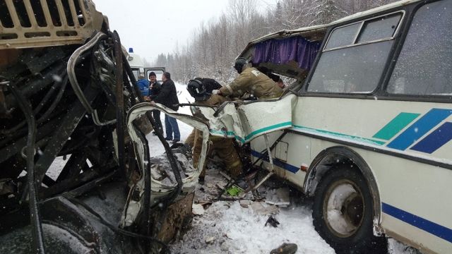 Двое узбекистанцев погибли в ДТП в Казахстане