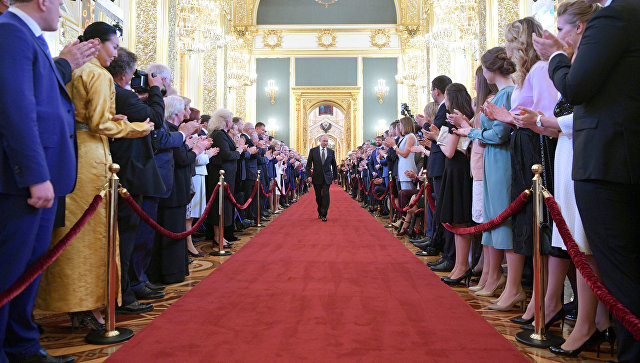 Правительство России ушло в отставку