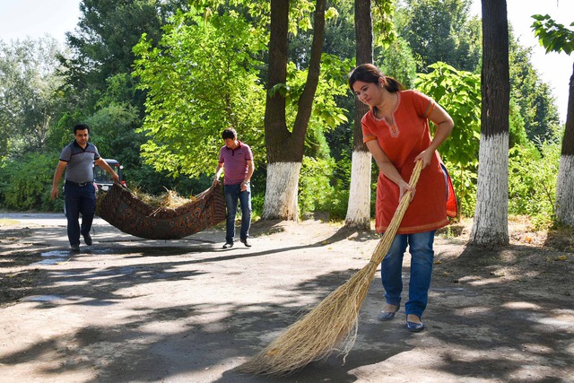 В Узбекистане запретили проводить хашары в опасных местах
