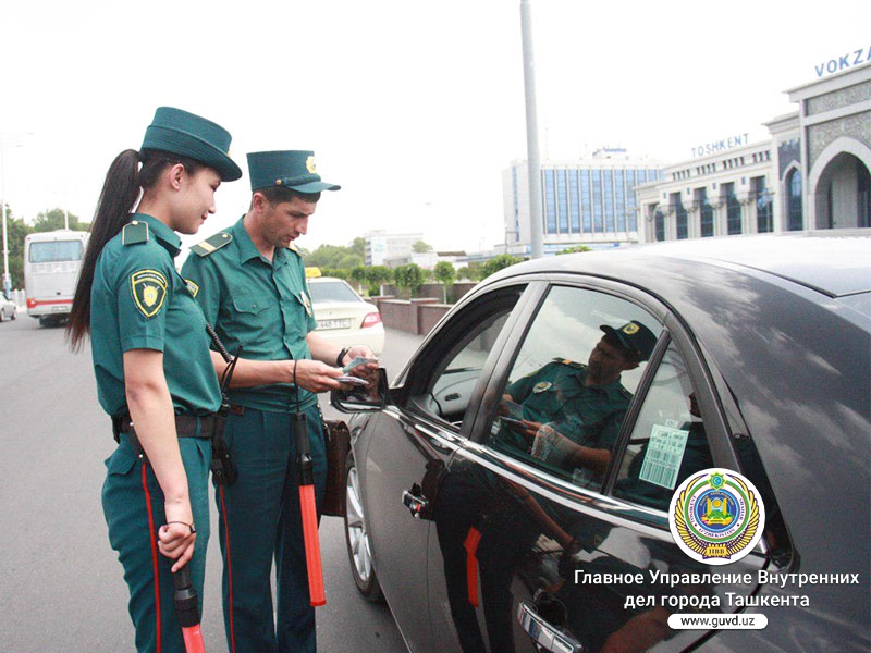 В Ташкенте появились девушки-инспекторы ДПС