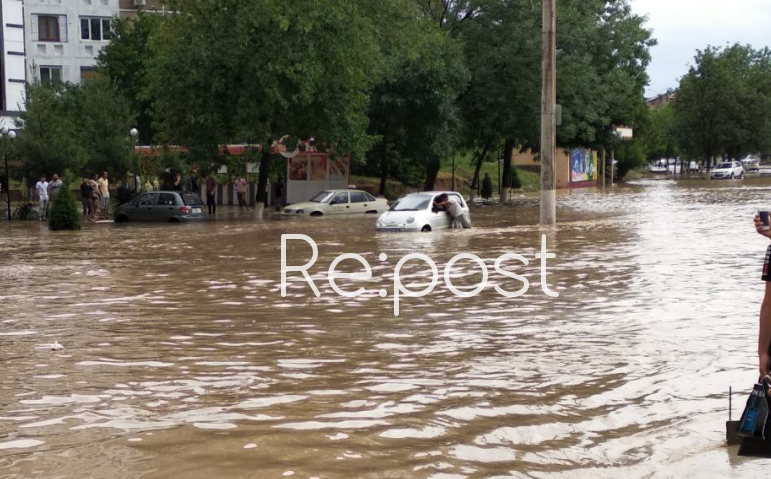 Юнусабад за пару часов превратился в «Венецию» (фото, видео)