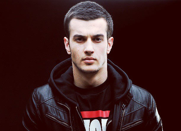 Покоривший жюри «Песен» узбекистанец Олег Терновой выбился в топ iTunes