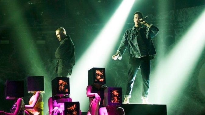 Узбекистанец Олег Терновой зажег дуэтом с Егором Кридом и прошел в финал «Песен» на ТНТ (видео)