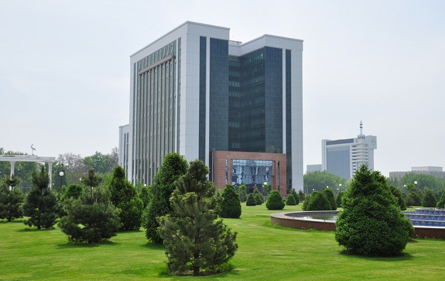 Минфин Узбекистана раскрыл информацию о размерах зарплаты преподавателей, медиков и артистов 