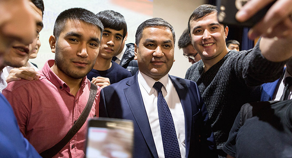 Куранбаев дополнил историю об остановленном свадебном кортеже