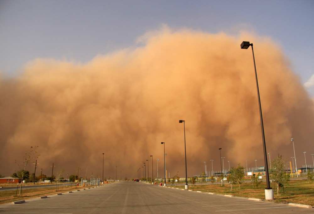 Самарканд заметает песчаная буря (видео)