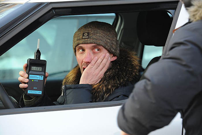 Пьяных водителей будут ловить с помощью алкотестора
