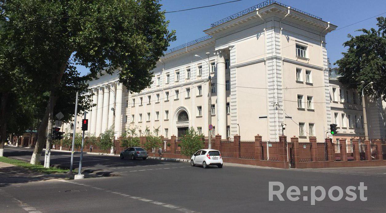 В Узбекистане спустя годы открыли двустороннее движение вдоль здания СГБ