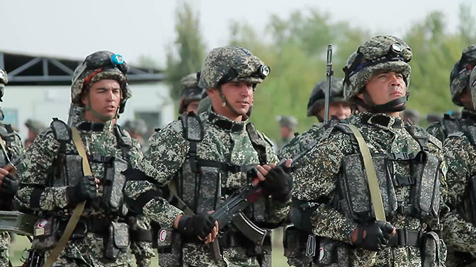 Сенат предложил снизить призывной возраст и отменить месячную службу