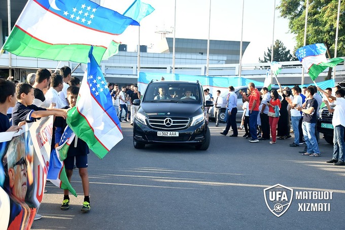 В аэропорту встретили нового главного тренера сборной Узбекистана по футболу (фото)