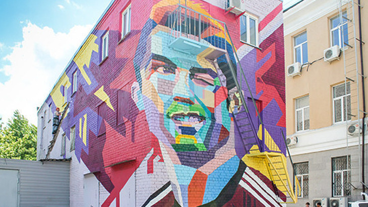 Кудратходжаев задумал расписать Университет журналистики 