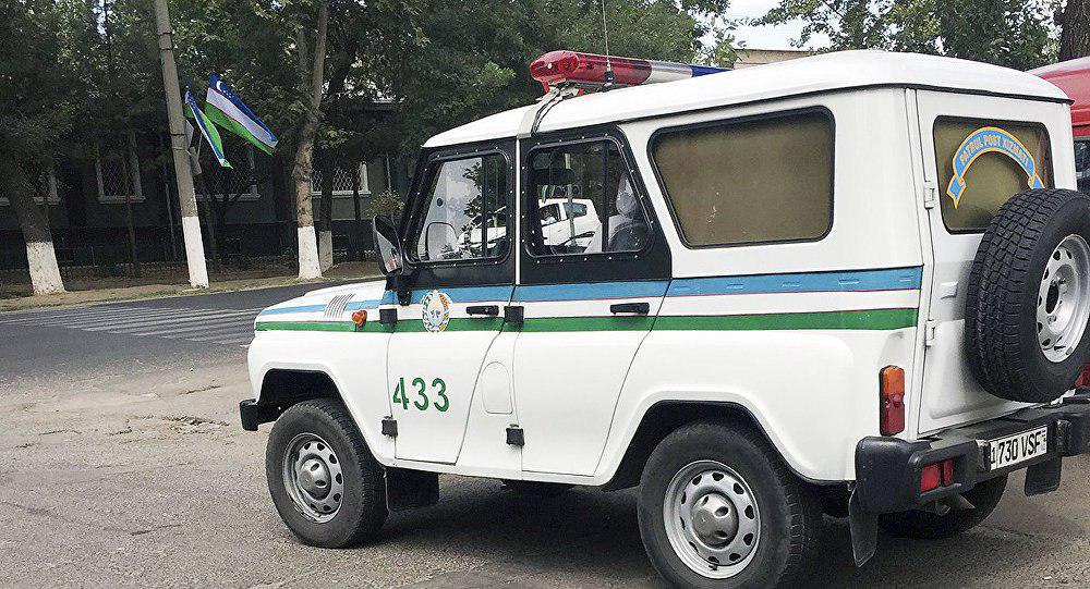 В ГУВД Ташкента опубликовали фото размахивающих мачете мужчин и объявили их в розыск