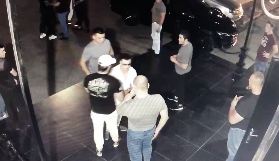 Принес нож с собой: опубликован качественный фрагмент поножовщины из клуба Aurum 898