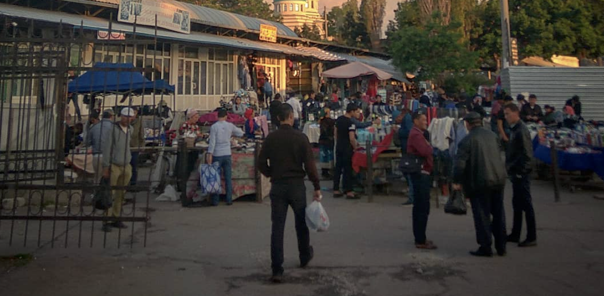 Подсчитано количество пьющих в Узбекистане мужчин и женщин